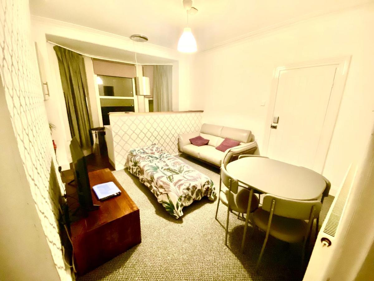 The Walnut Suite Lovely One Bedroom Flat In Stoke. Plymouth Exteriér fotografie