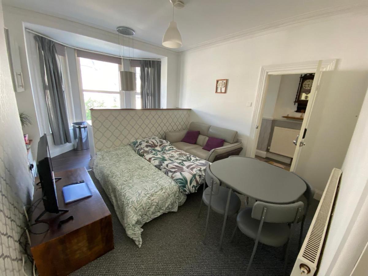 The Walnut Suite Lovely One Bedroom Flat In Stoke. Plymouth Exteriér fotografie